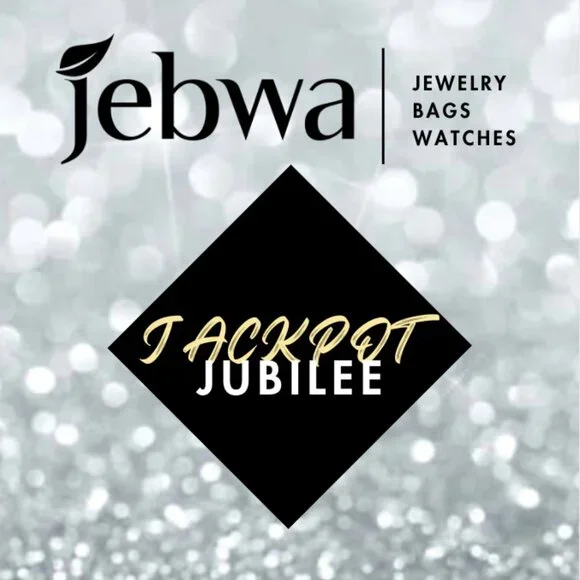 Bottega Veneta Crossbody. Flap Lock Closure. Purchased from JEBWA. - Picture 9 of 9